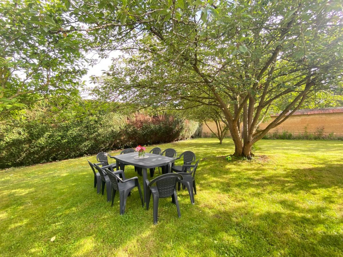 Maison Chaleureuse Avec Un Grand Jardin La Bonneville ภายนอก รูปภาพ